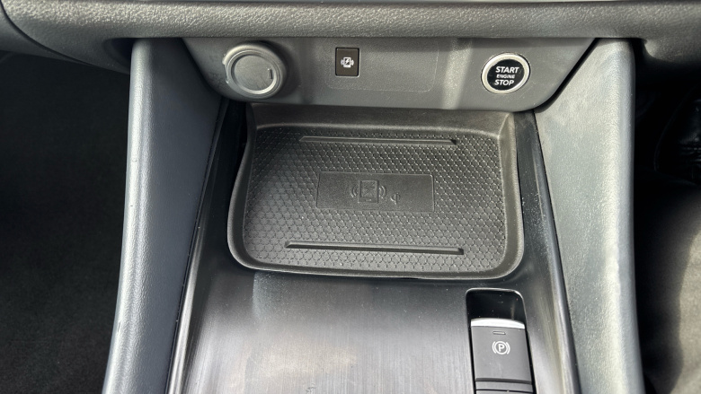 Nissan Qashqai 1.3 DiG-T MH 158 Tekna 5dr Xtronic Petrol Hatchback